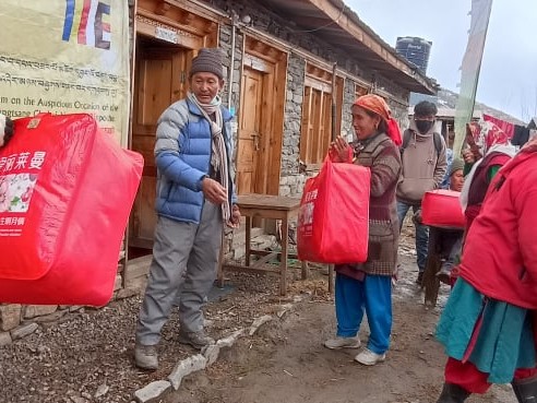 चिसो छेक्न हुम्लीलाई कम्बल